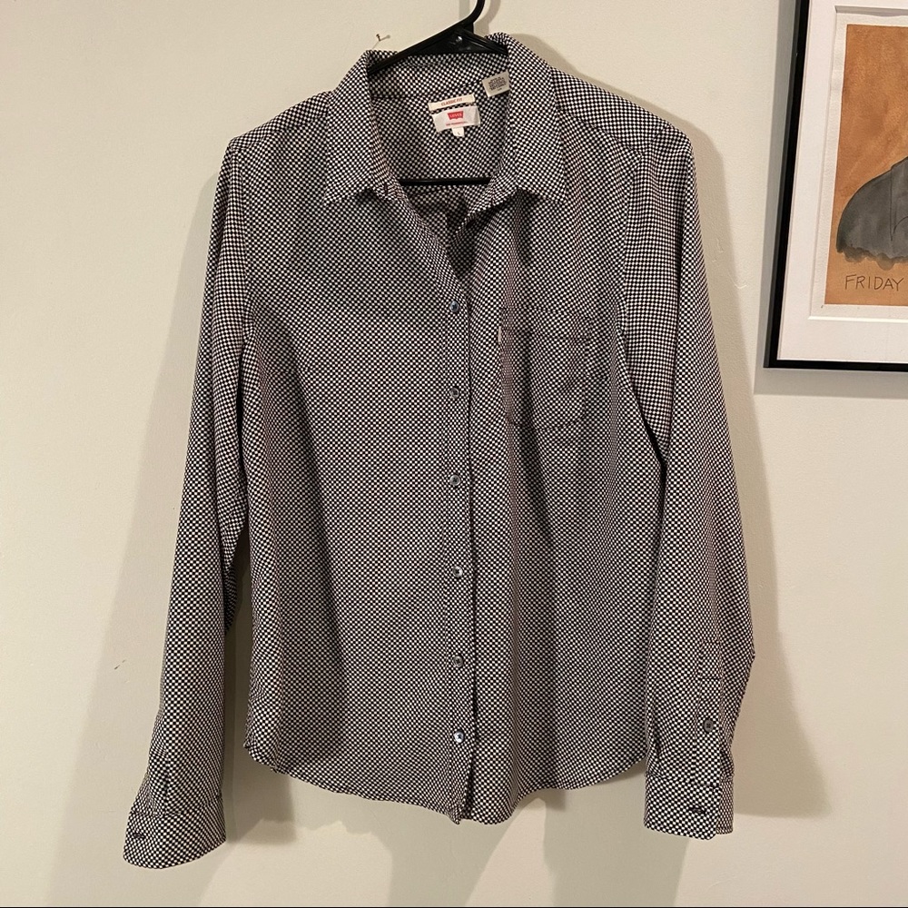 Checkered Levi’s Button Up long sleeve black and white silky dress shirt